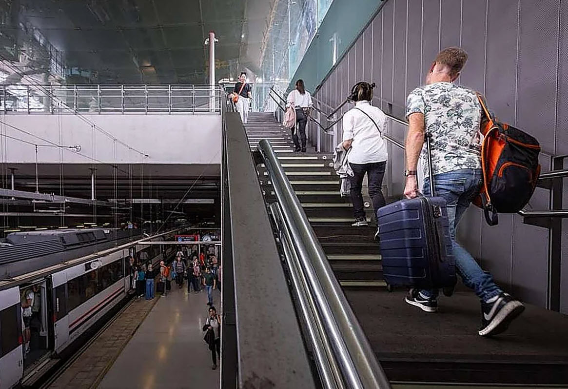malaga airport, suburban train station